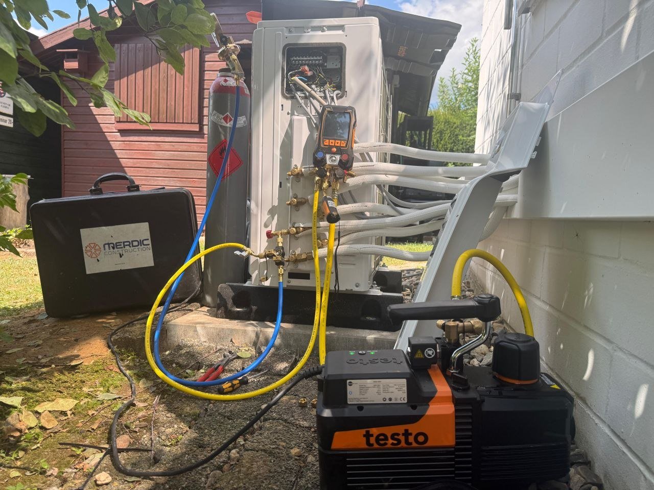 Inbetriebnahme mit professioneller Messtechnik durch Merdic Construction